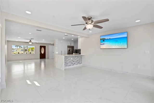 107 Albatross ST, Fort Myers Beach, FL 33931