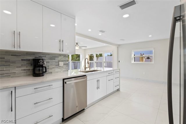 107 Albatross ST, Fort Myers Beach, FL 33931