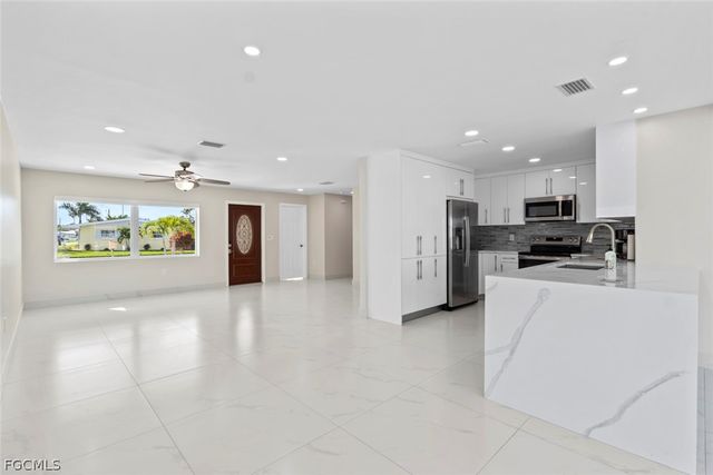 107 Albatross ST, Fort Myers Beach, FL 33931