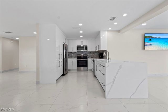 107 Albatross ST, Fort Myers Beach, FL 33931