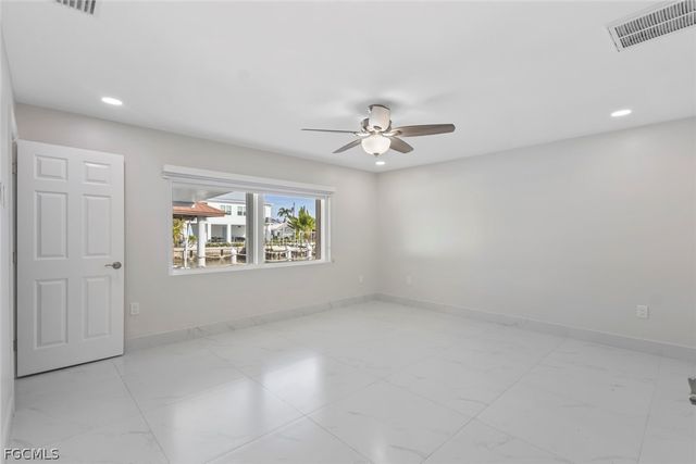 107 Albatross ST, Fort Myers Beach, FL 33931
