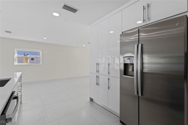 107 Albatross ST, Fort Myers Beach, FL 33931