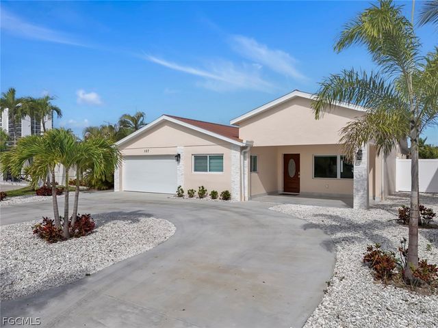 107 Albatross ST, Fort Myers Beach, FL 33931