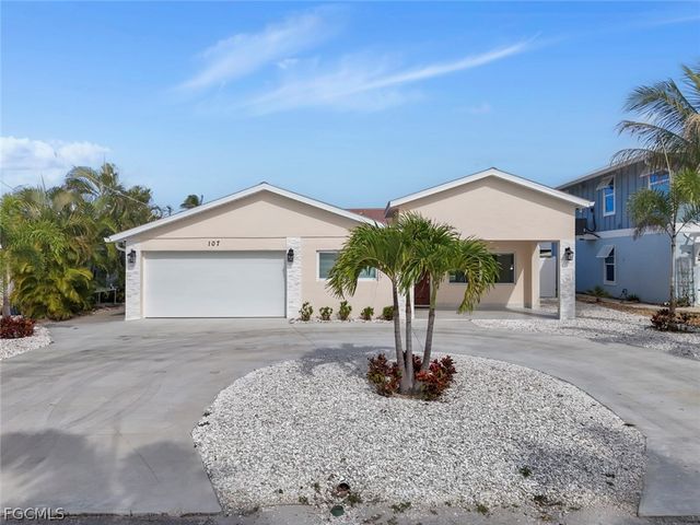 107 Albatross ST, Fort Myers Beach, FL 33931