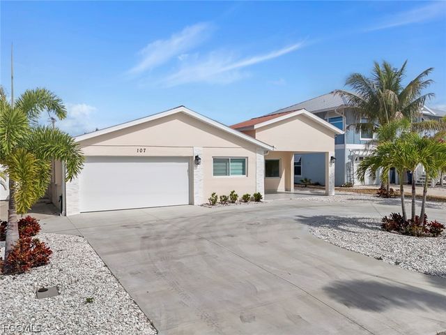 107 Albatross ST, Fort Myers Beach, FL 33931