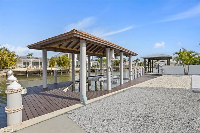 107 Albatross ST, Fort Myers Beach, FL 33931