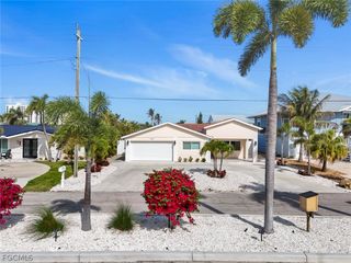 107 Albatross ST, Fort Myers Beach, FL 33931