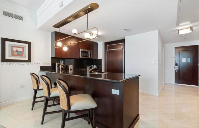4391 Collins Avenue 623, Miami Beach, FL 33140