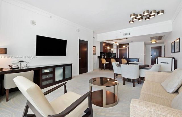 4391 Collins Avenue 623, Miami Beach, FL 33140