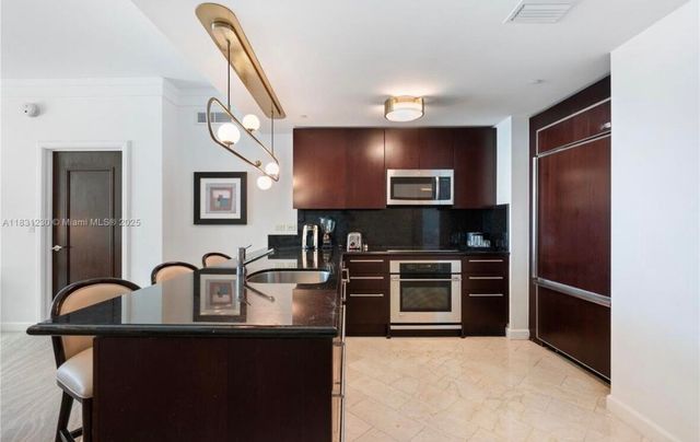 4391 Collins Avenue 623, Miami Beach, FL 33140