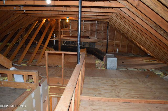 28 Spruce Street, Waretown, NJ 08758