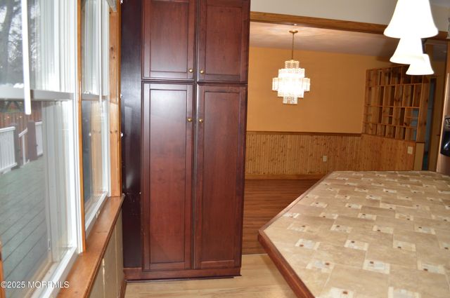 28 Spruce Street, Waretown, NJ 08758