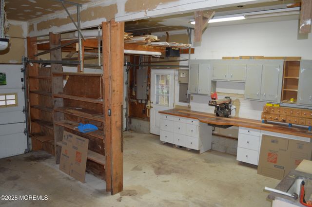 28 Spruce Street, Waretown, NJ 08758