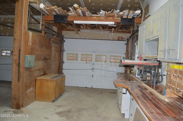 28 Spruce Street, Waretown, NJ 08758