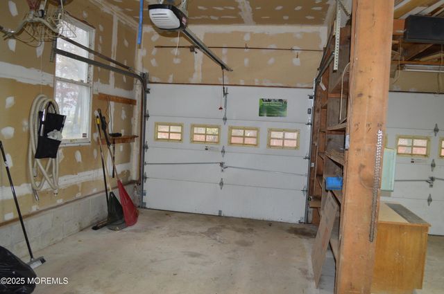 28 Spruce Street, Waretown, NJ 08758