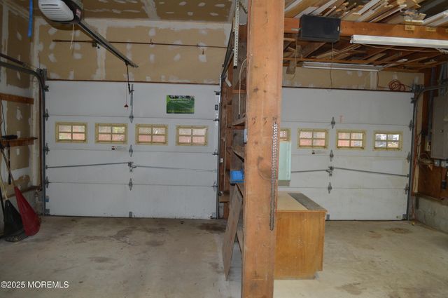 28 Spruce Street, Waretown, NJ 08758