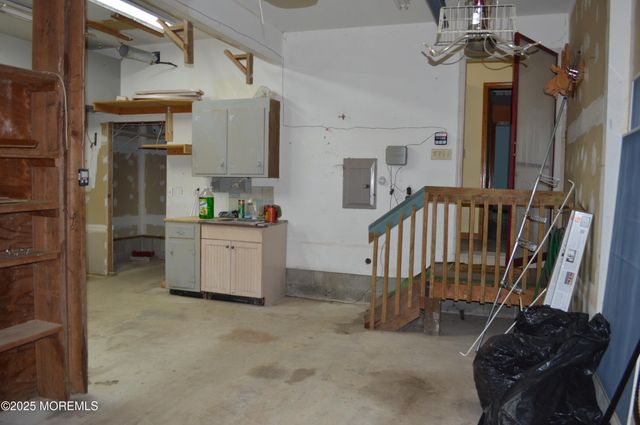 28 Spruce Street, Waretown, NJ 08758