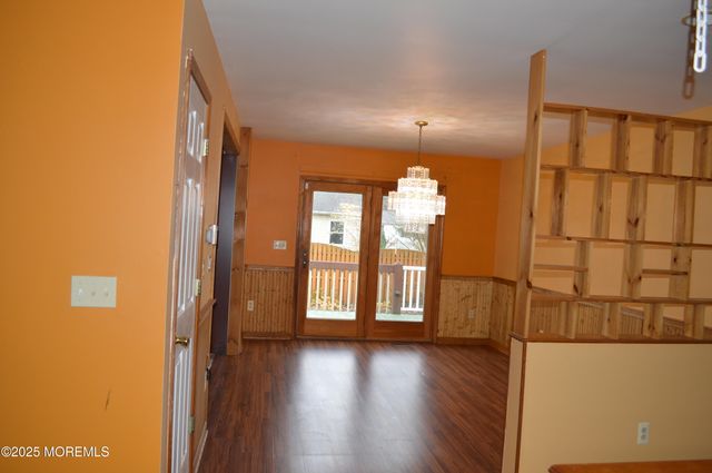 28 Spruce Street, Waretown, NJ 08758