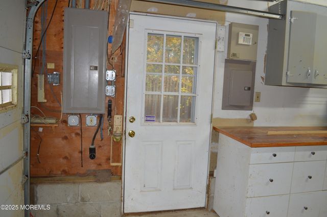 28 Spruce Street, Waretown, NJ 08758