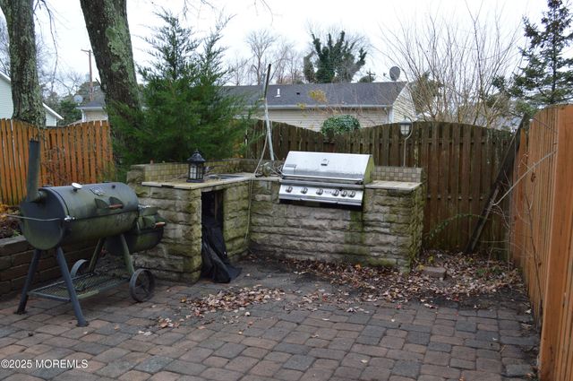 28 Spruce Street, Waretown, NJ 08758