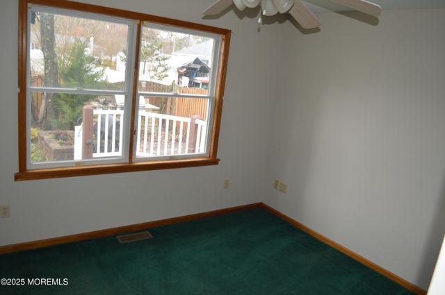 28 Spruce Street, Waretown, NJ 08758