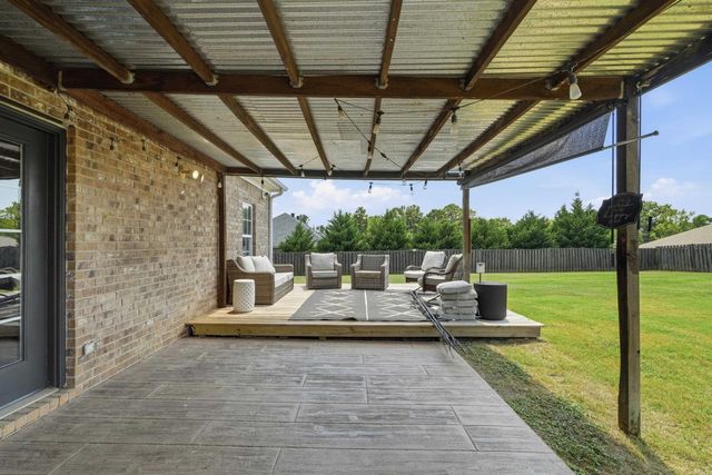 535 Triple J Drive, Lonoke, AR 72086