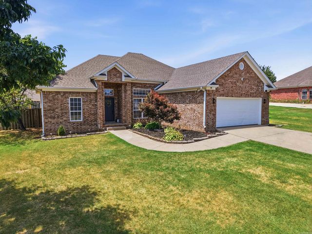 535 Triple J Drive, Lonoke, AR 72086