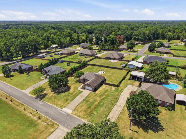 535 Triple J Drive, Lonoke, AR 72086