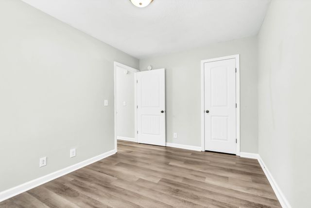 946 Van Buren Ave, Oak Grove, KY 42262