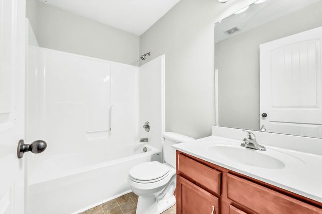 946 Van Buren Ave, Oak Grove, KY 42262