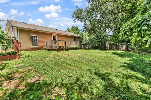 946 Van Buren Ave, Oak Grove, KY 42262