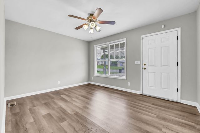 946 Van Buren Ave, Oak Grove, KY 42262