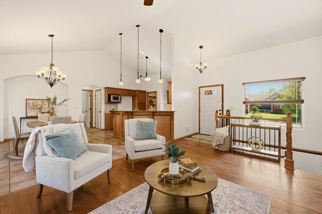 2503 N Springdale Cir, Wichita, KS 67228