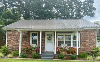 308 Spring St, Loretto, TN 38469