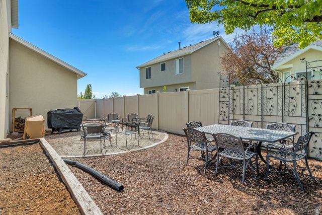 1949 N VINEYARD PL, Saratoga Springs, UT 84045