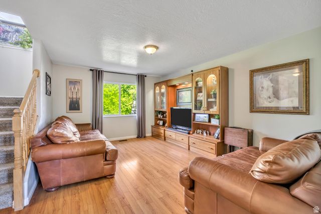 1949 N VINEYARD PL, Saratoga Springs, UT 84045