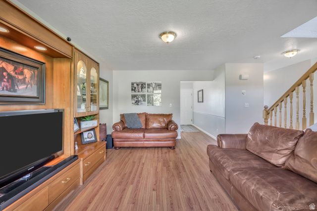 1949 N VINEYARD PL, Saratoga Springs, UT 84045