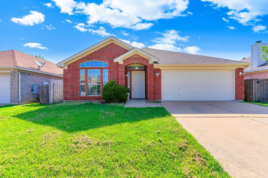 7321 Grass Valley Trail, Fort Worth, TX 76123