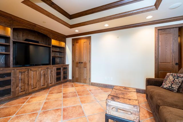 521 President Clinton Ave Apt 1306, Little Rock, AR 72201