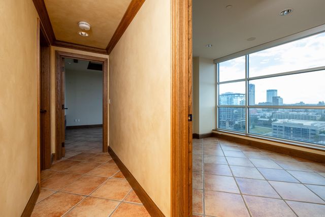 521 President Clinton Ave Apt 1306, Little Rock, AR 72201