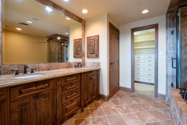 521 President Clinton Ave Apt 1306, Little Rock, AR 72201