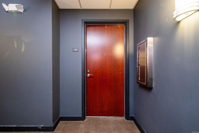 521 President Clinton Ave Apt 1306, Little Rock, AR 72201