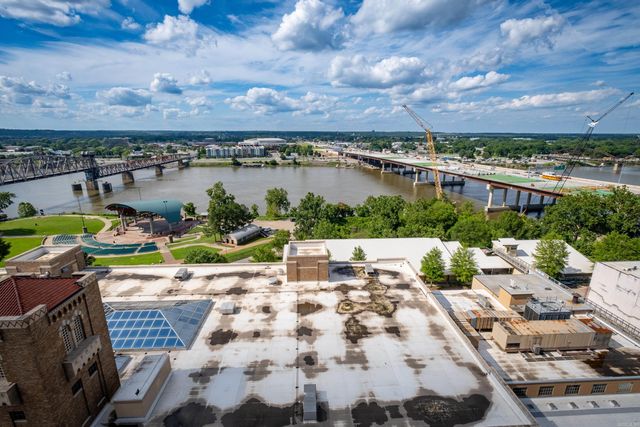 521 President Clinton Ave Apt 1306, Little Rock, AR 72201