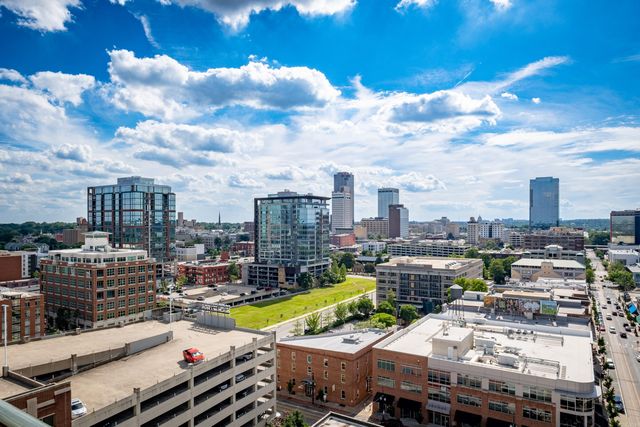 521 President Clinton Ave Apt 1306, Little Rock, AR 72201