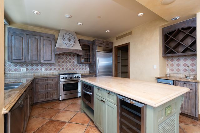 521 President Clinton Ave Apt 1306, Little Rock, AR 72201