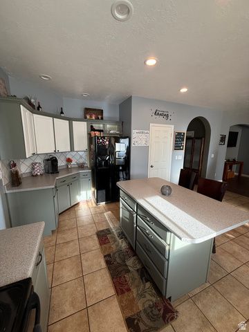 1453 S 400 E, Kaysville, UT 84037