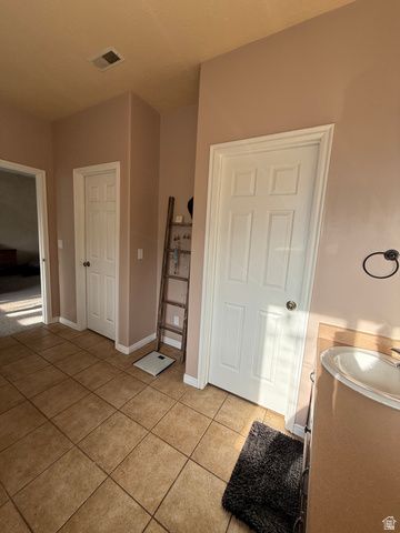 1453 S 400 E, Kaysville, UT 84037