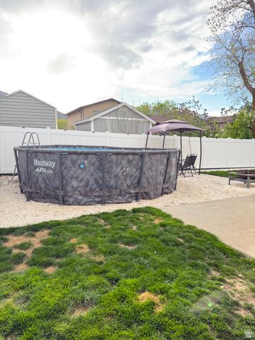1453 S 400 E, Kaysville, UT 84037