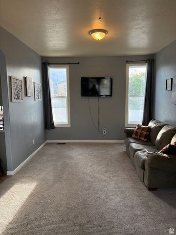 1453 S 400 E, Kaysville, UT 84037