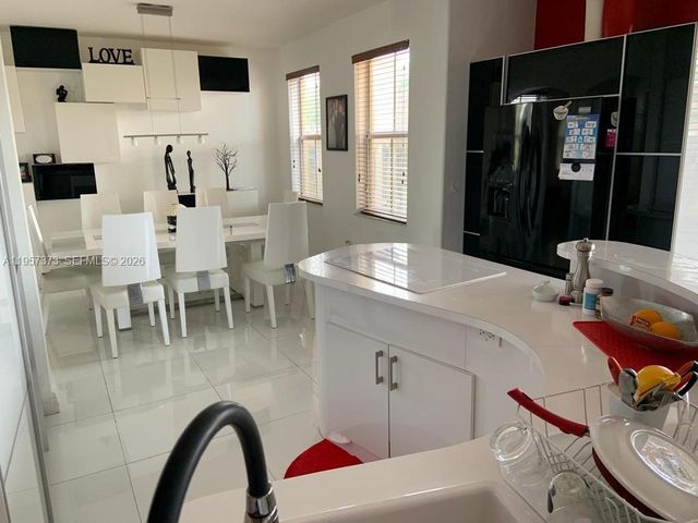 7586 NW 113th Path, Doral, FL 33178